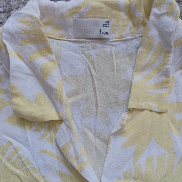 ARITZIA Front tie blouse - Picture 7 of 11